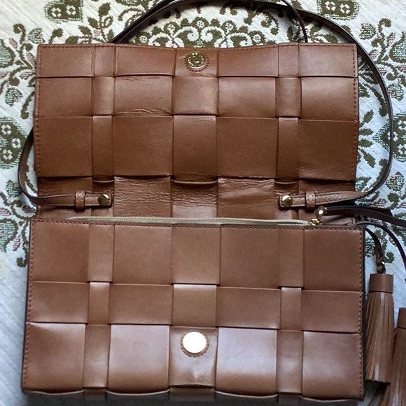 Michael Kors Vivian Clutch| Peanut - Picture 6 of 16